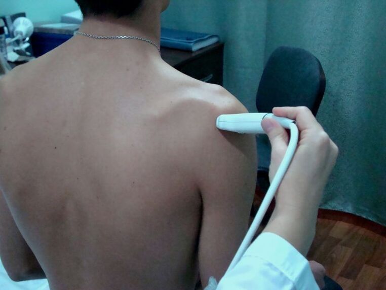 Modern physiotherapy can help you cope with the symptoms of shoulder arthrosis at an early stage